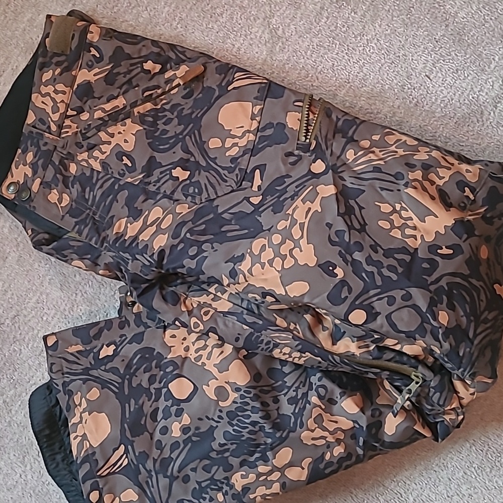 Roxy Butterfly camo ski and snowboard pants size medium